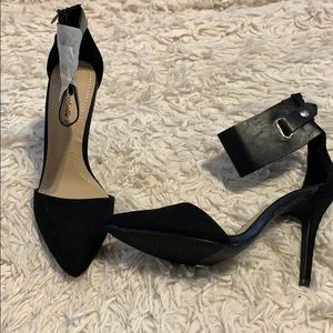 Women heel shoe
